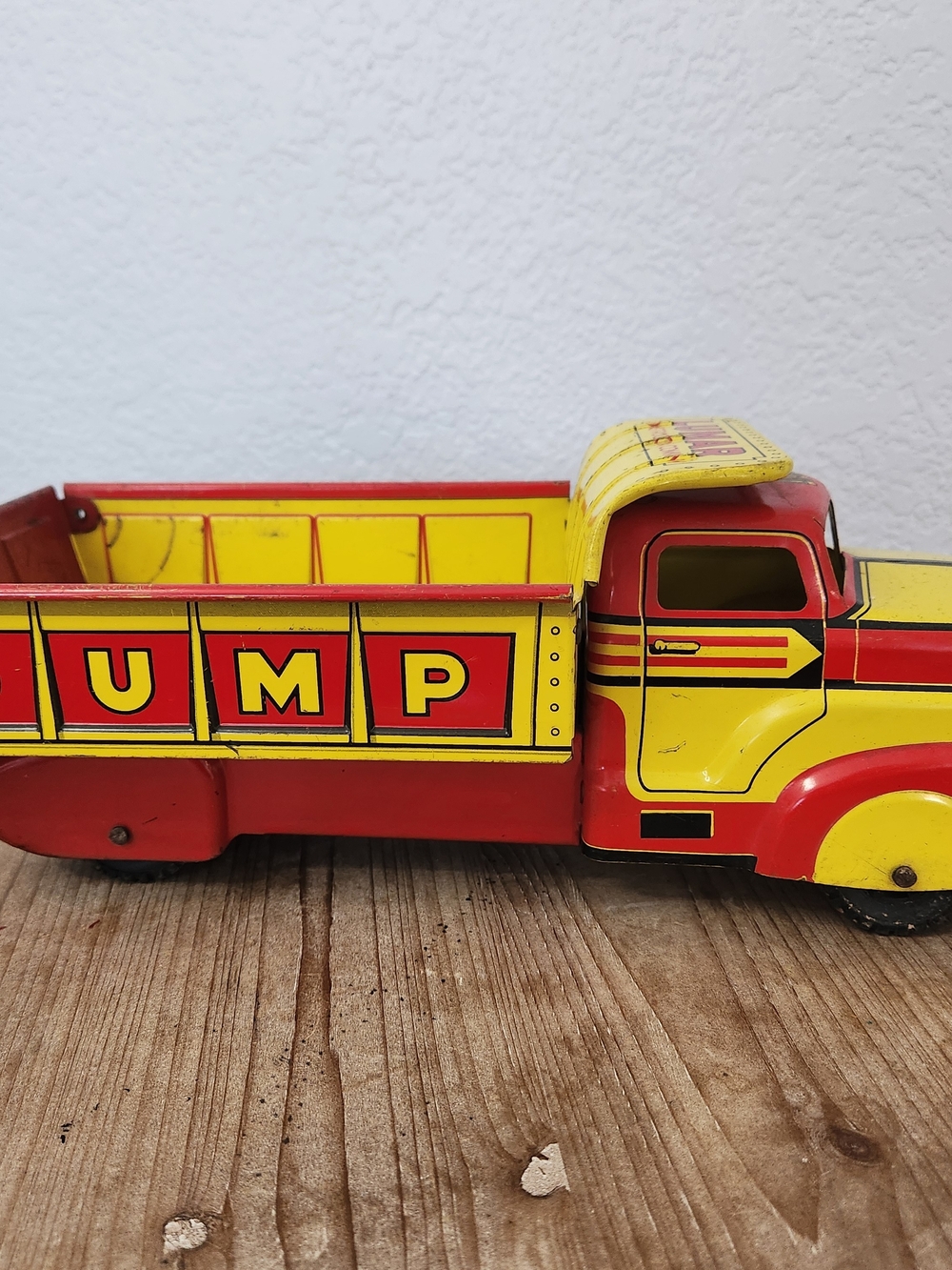 1950's VINTAGE.  Marx Litho. Lumar Contruction Co. Dump Truck Pressed Steel VTG